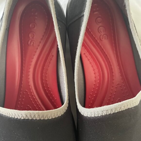 Crocs Women 8 W Casual Black Slip Ons – BN - Picture 7 of 11